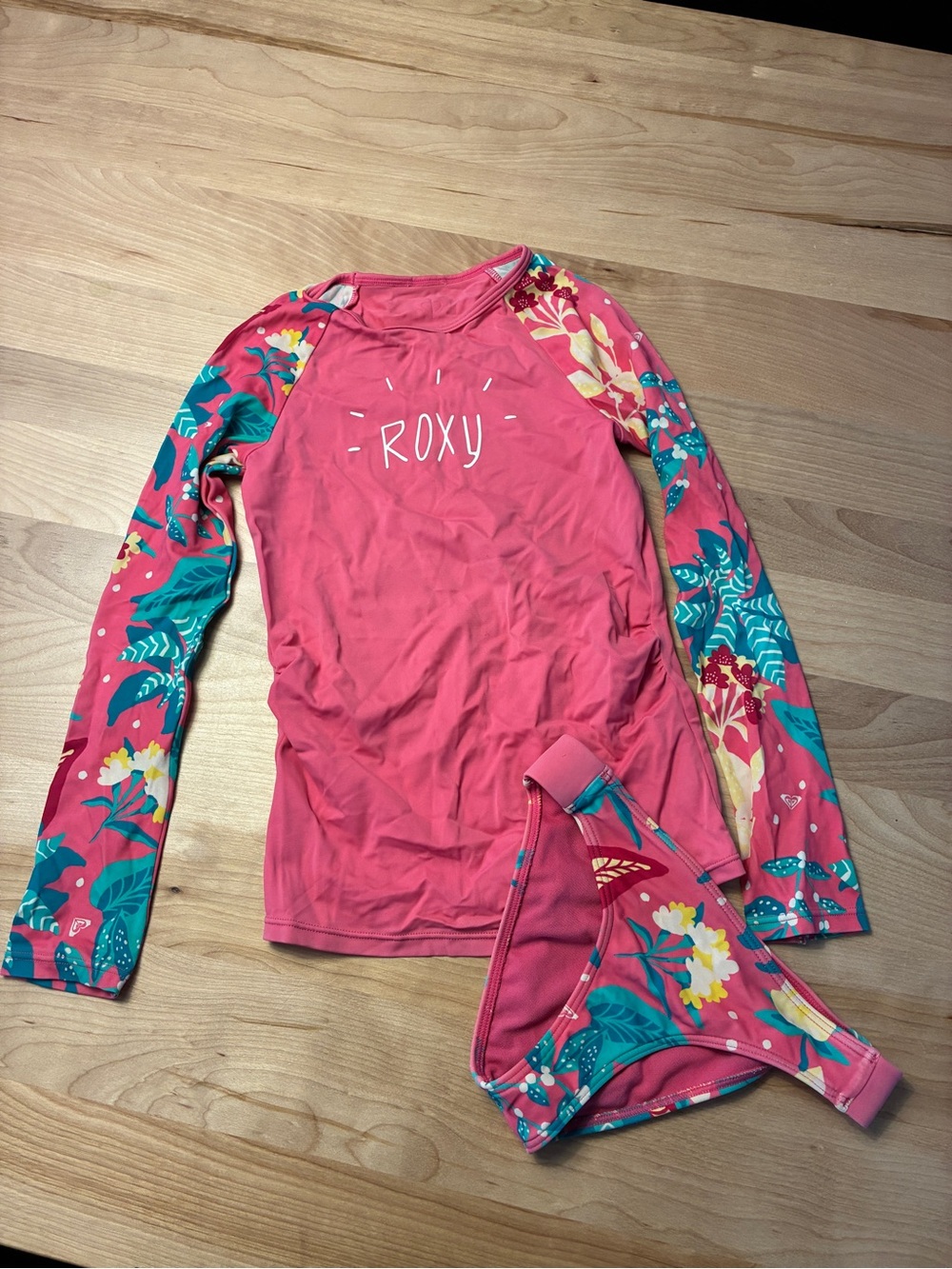 Roxy Girls' Pink Tropical Floral Long-Sleeve Rashguard Set
